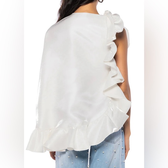 AKIRA Look My Way Asymmetrical Ruffle Top - Picture 2 of 10
